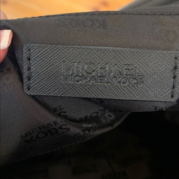 Michael Kors Large Tote - Picture 5 of 6